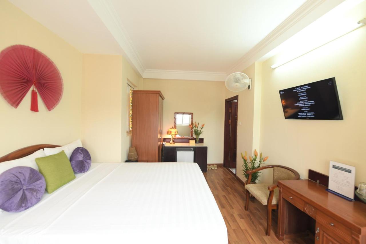 Holiday Lakeview Hotel Ханой Екстер'єр фото